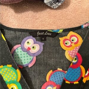 Just Love Multicolor Owl Pattern scrub top